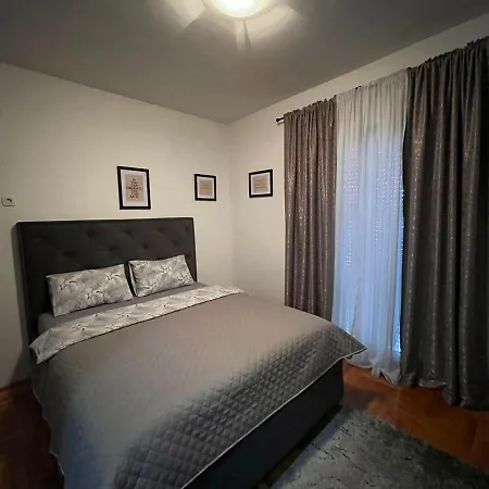 Place 8 Appartamento Podgorica