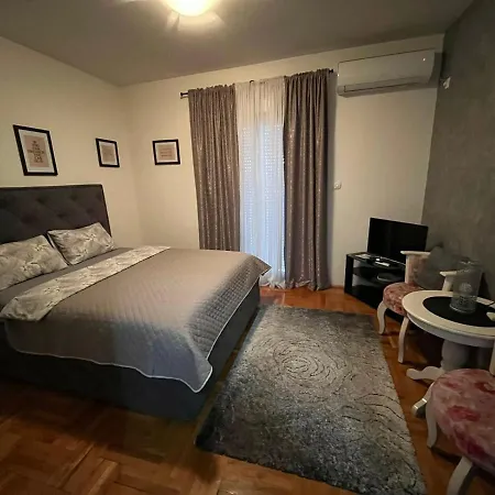 Place 8 Подгорица